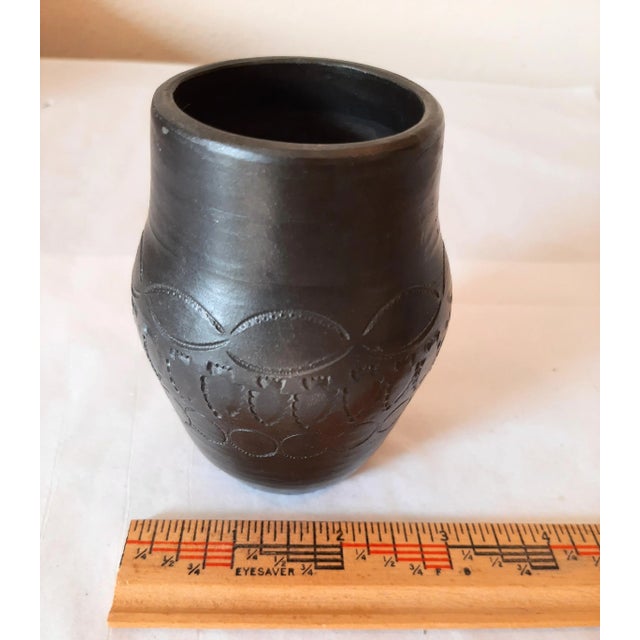 Mid 20th Century Vintage Cherokee Black Clay Pottery Vase by Bigmeat For Sale - Image 5 of 7