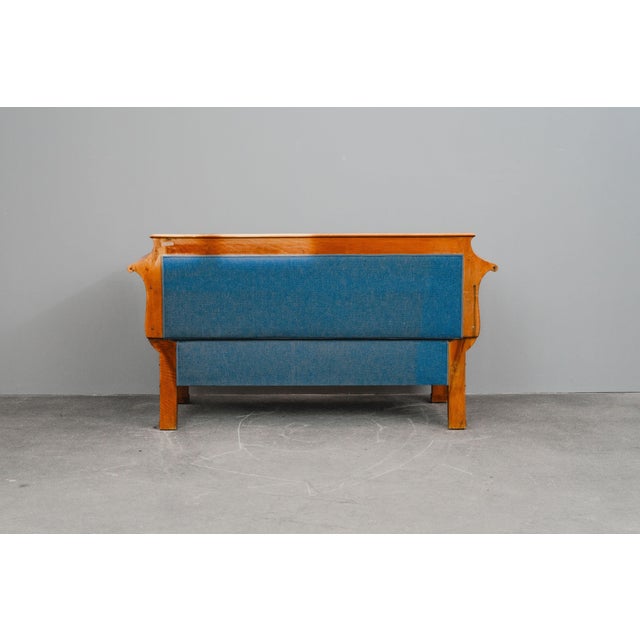 Antique Biedermeier Sofa in Walnut, 1800s For Sale - Image 5 of 17