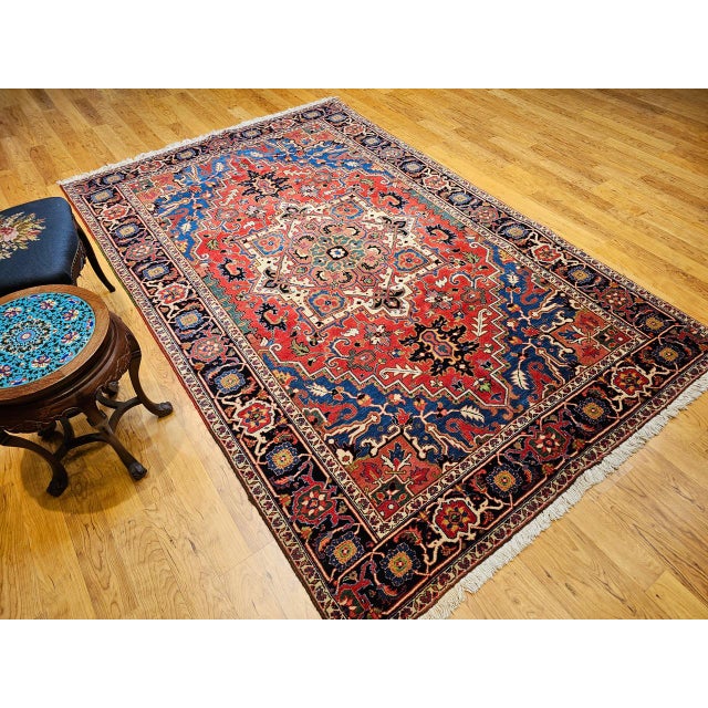 1900 - 1909 Vintage Persian Heriz Serapi Rug, Hand-Knotted Wool, Geometric Pattern, Red & Navy, 6x9 For Sale - Image 5 of 18