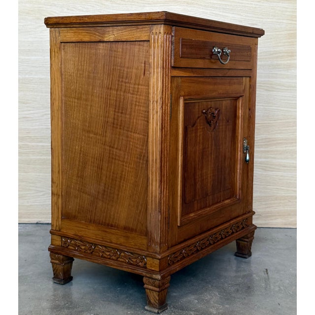 Early 20th Century French Art Deco Marble Top Nightstands or Bedside Cabinets in Walnut, 1930, A Pair For Sale - Image 5 of 18