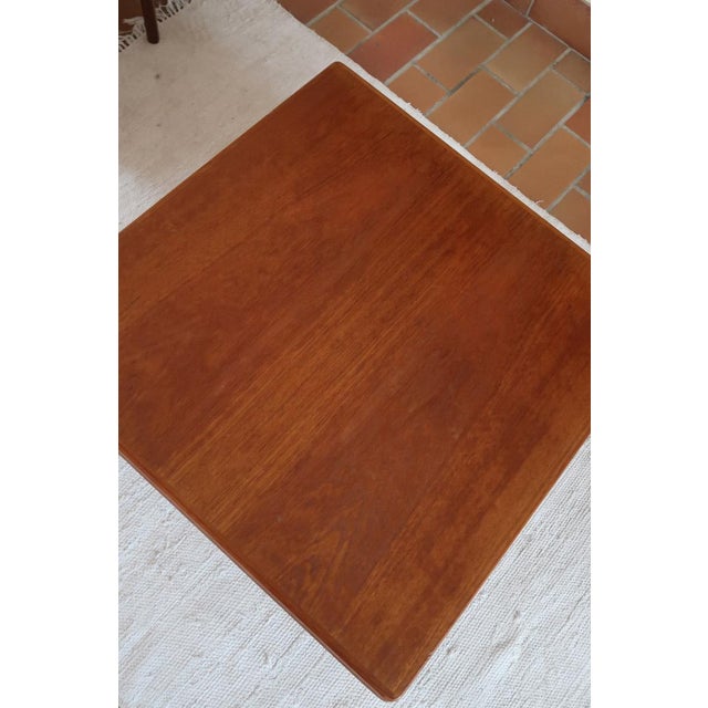 Mid-Century Modern Teak Coffee Table by Henning Kjærnulf for Vejle Møbelfabrik, Denmark, 1960s For Sale - Image 3 of 10