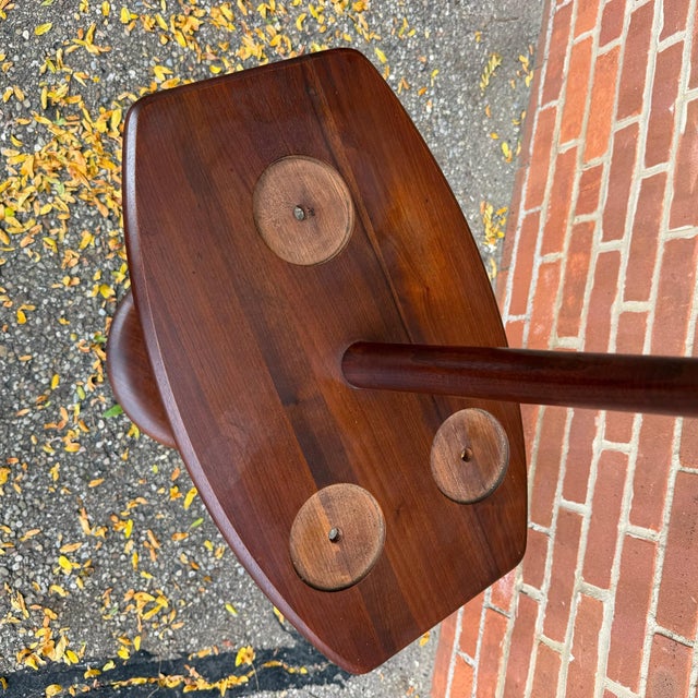 1960s Vintage Mid-Century Modern Walnut Laurel-Style Floor Lamp Table With Ceramic Ashtray & Coasters For Sale - Image 5 of 12