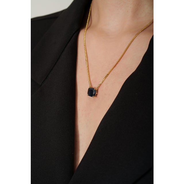 Cushion Cut 5.2ct Blue Sapphire Solitaire Necklace in 14k Yellow Gold Curb Chain For Sale - Image 10 of 16