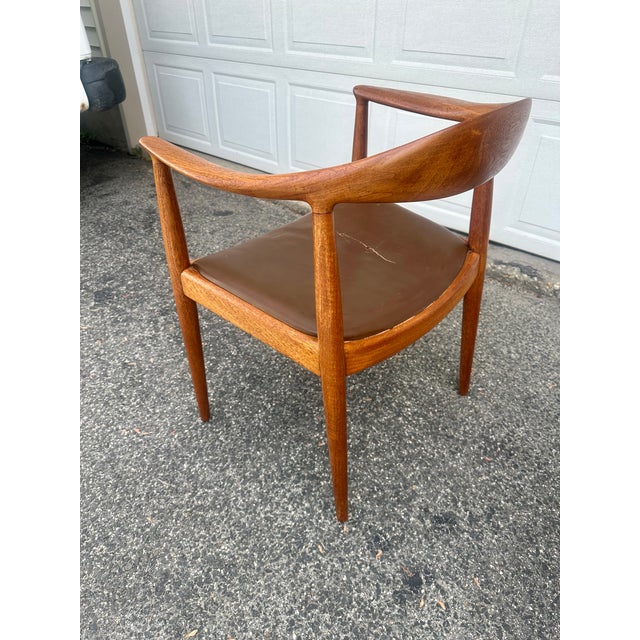 1960s Original Hans Wegner for Johannes Hansen "The Chair" Teak and Leather Round Chair 60s For Sale - Image 5 of 15