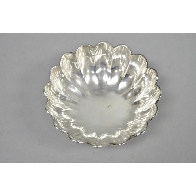 Mid 20th Century Vintage Regency Style Silver Plated Scalloped Stacking Nut Dish Bowl - Set of 8 For Sale - Image 5 of 14
