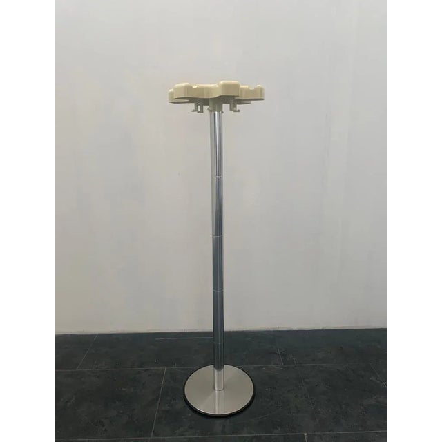 Beige Steel Coat Rack by Lucci & Orlandini for Velca, 1970s, in Very Good conditions. Designed 1970 to 1979 This piece has...