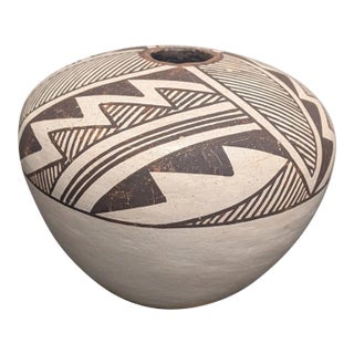 1970s Rose Chino Garcia Acoma Pueblo Fine Line Pottery Seed Jar For Sale