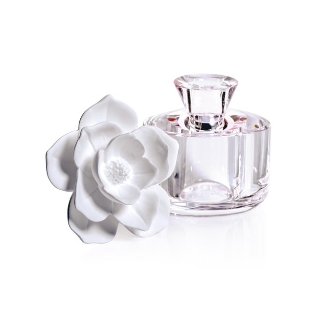 Contemporary Venezia Porcelain Diffuser, “Gabriella”- Lily of the Valley, Rose Petals and Musk For Sale - Image 3 of 5