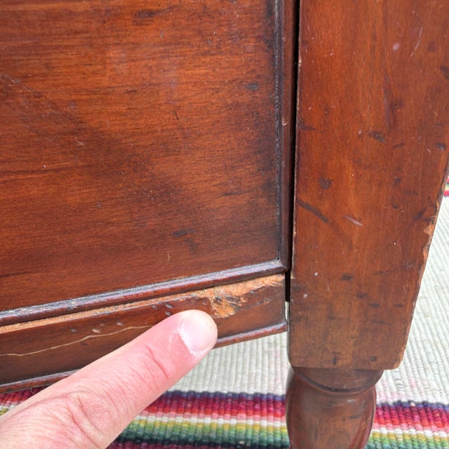 1820s Pennsylvania Figured Cherry Bowfront Chest of Drawers - Lancaster / Philadelphia For Sale - Image 16 of 18