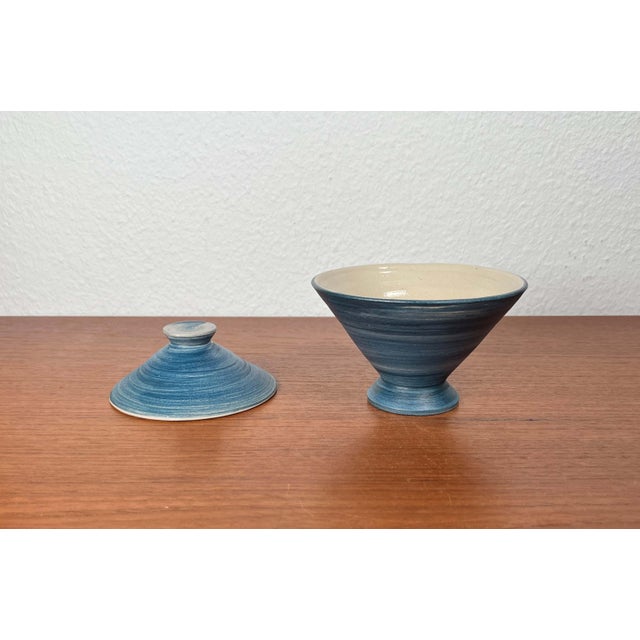 Danish Japanese Style Pottery Bowl with Lid, in Very Good conditions. Designed 1980 to 1989