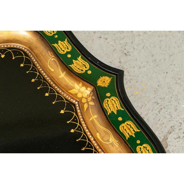 English English Traditional Carved and Gilt Serpentine Tray Cocktail Table For Sale - Image 3 of 8