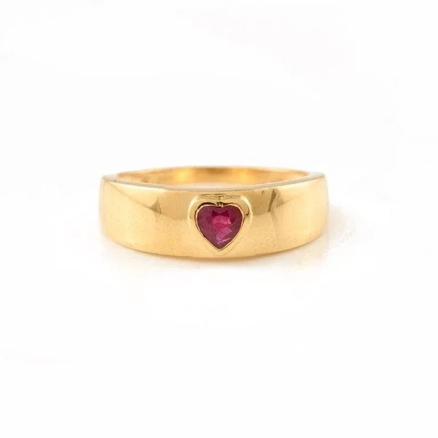 18k Solid Gold Natural Heart Cut Ruby Signet Ring Size 7 Gift for Her For Sale - Image 9 of 14