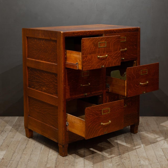 Early 20th Century Antique Quarter Sawn Oak Double File Cabinet c.1908-1915 For Sale - Image 5 of 11