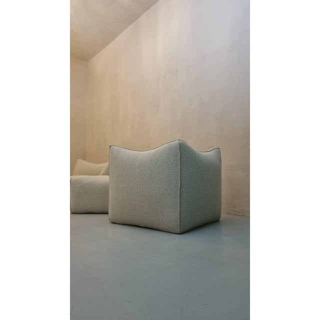 Le Bambole 3-seater modular sofa designed by Mario Bellini in 1970, restored and reupholstered in cotton fabric. Padding...