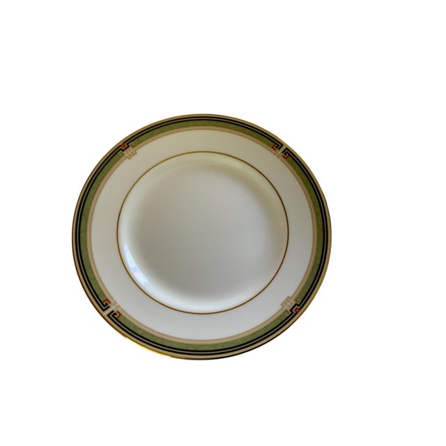 Chinoiserie 1990s Oberon by Wedgwood Estate Set Bone China Made in England 1993-2003 - 40 pcs For Sale - Image 3 of 5