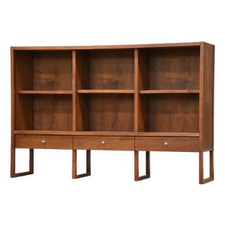 1960s Walnut Bookcase by Paul McCobb Delineator for Lane For Sale