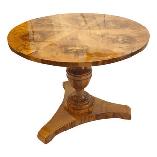 Biedermeier Round Salon Table in Walnut, South Germany, 1830 For Sale