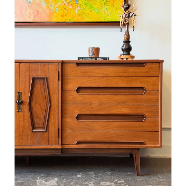 Mid-Century Modern Vintage 1960s Thomasville Omega Walnut Dresser For Sale - Image 3 of 10