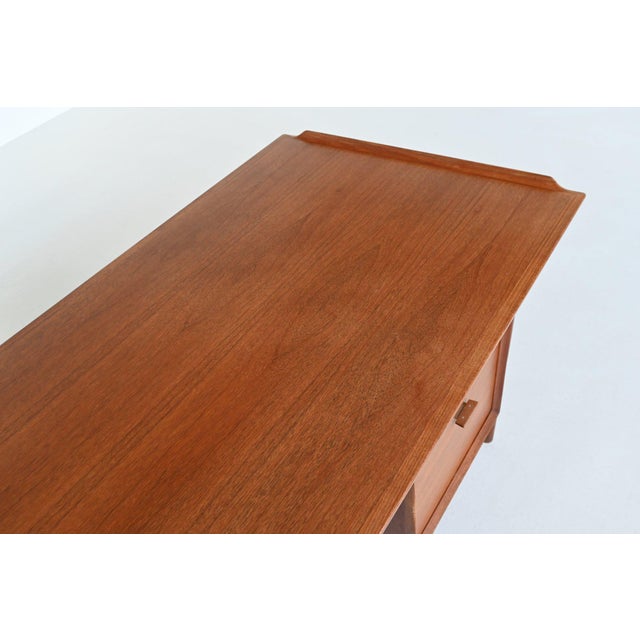 Model 207 Writing Desk in Teak by Arne Vodder for Sibastm 1960 For Sale - Image 18 of 18