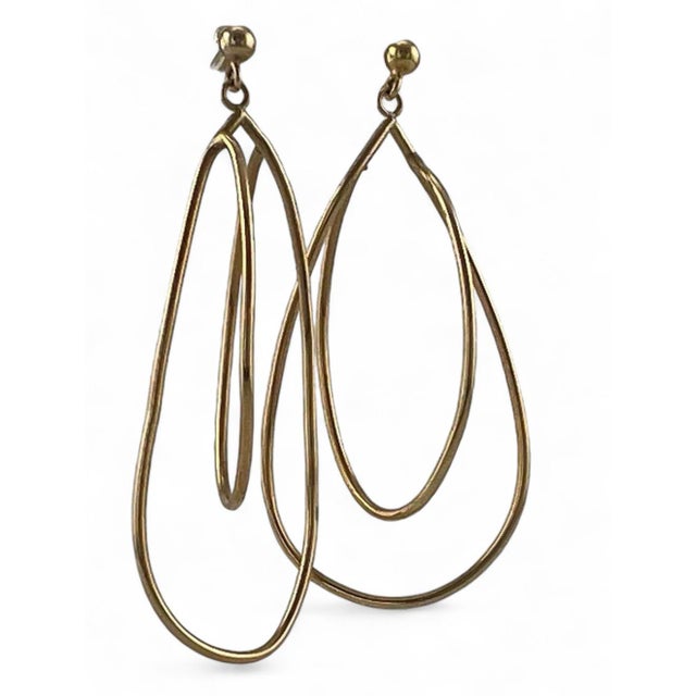 Gold 14 Karat Yellow Gold Modernist Dangle Long Hooped Earrings, Pair For Sale - Image 8 of 9