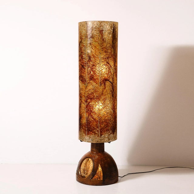 Mid-Century Ceramic Table Lamp W/ Naturalist Resin Shade & Illuminated Cutout For Sale - Image 13 of 18