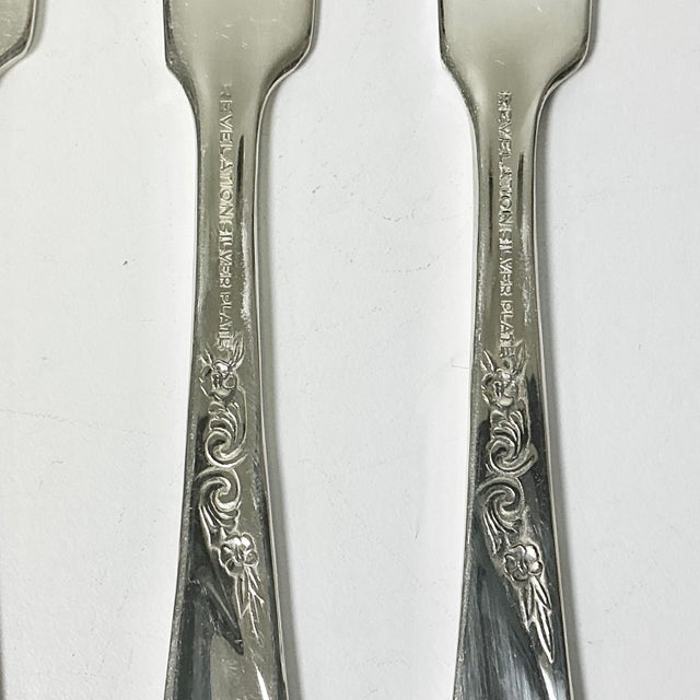 Silver 1970s Vintage Traditional Boho Chic Revelation Silverplate Butter Knife - Set of 4 For Sale - Image 8 of 9