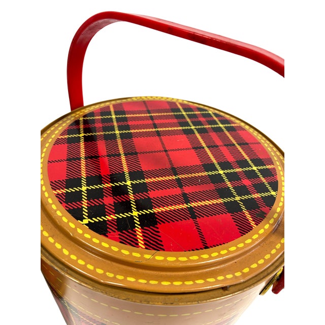 1950s Set of Three Tartan Metal Picnicware Pieces. For Sale In New York - Image 6 of 7