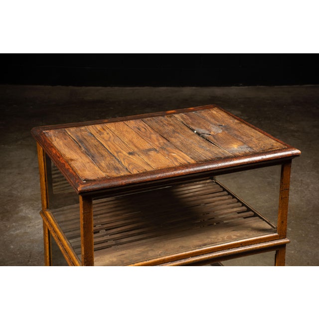 Early American Display Case With Mirrored Back For Sale In Chicago - Image 6 of 9