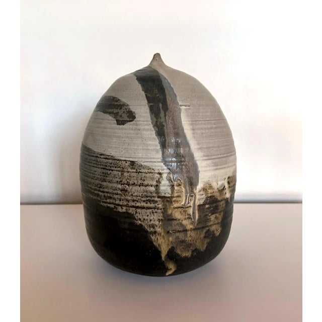 Gray Important Storied Tall Ceramic Pot with Rattle and Fingerprints Toshiko Takaezu For Sale - Image 8 of 12