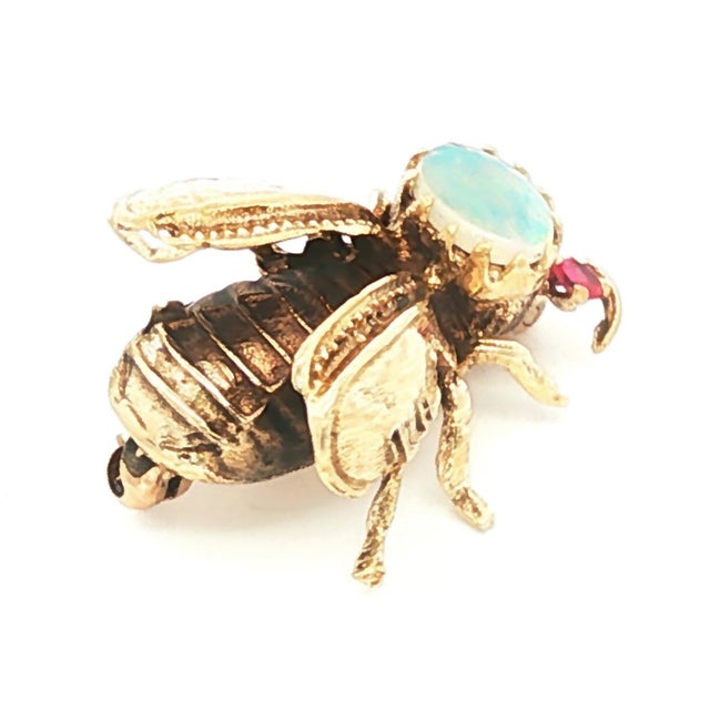 Victorian Vintage 14k Yellow Gold Bee Pin With a White Opal and Synthetic Ruby Eyes For Sale - Image 3 of 3