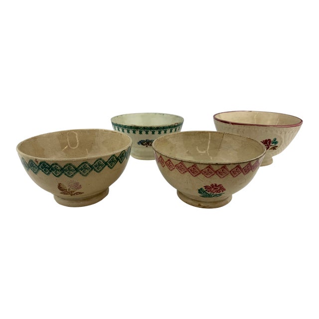 19th Century Spongeware Hand Painted Bowls - Set of 4 For Sale