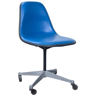 1970s Vintage Herman Miller Blue Desk Chair For Sale