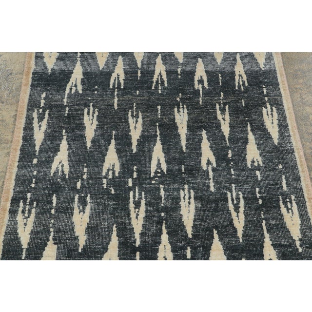 Contemporary Contemporary Block Print Geometric Natural Silk Runner by Rug & Kilim, India For Sale - Image 3 of 8