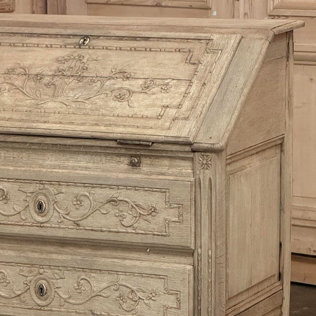 18th Century French Louis XVI Secretary Desk in Stripped Oak For Sale - Image 14 of 18