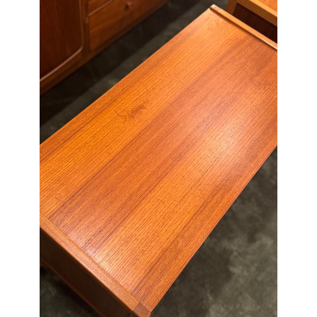 A Set of 2 Mid Century Modern Oak Chest of Drawers by Bertril Fridhagen for Bodafors, Circa 1960s For Sale - Image 12 of 12