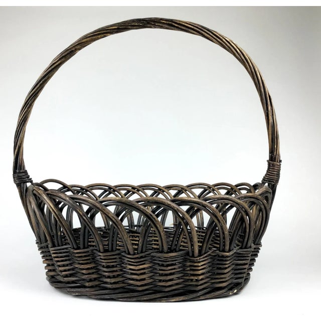 Need a basket to store magazines? Look no further. This quality Reed and rattan basket will certainly help you out. Or do...
