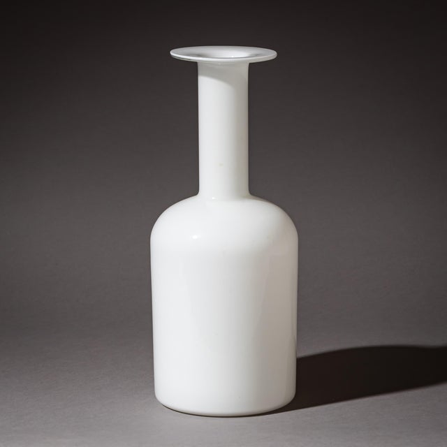 1960s Red and White Glass Vases by Otto Brauer for Holmegaard, Denmark, 1960s, Set of 2 For Sale - Image 5 of 13