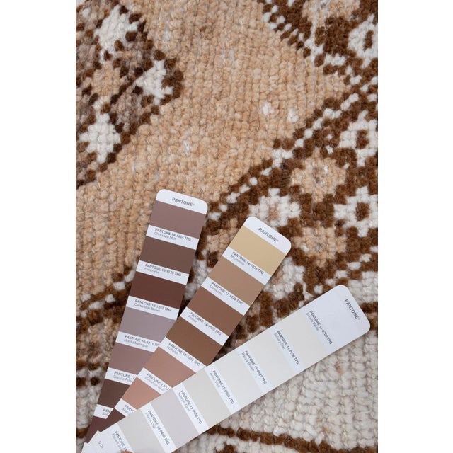 Natural White Herki Turkish Hand-Knotted Runner 2'9" X 11'6" For Sale - Image 12 of 13