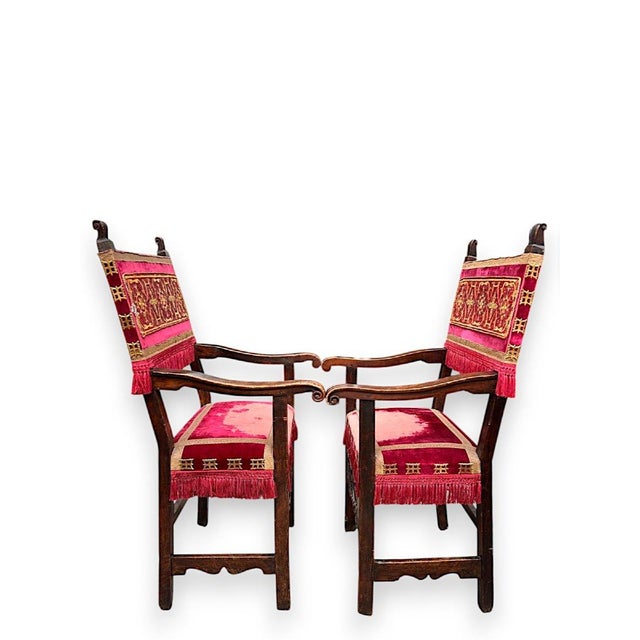 Antique Italian Chairs in Walnut, 1600s, Set of 2 For Sale - Image 3 of 9