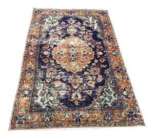 1960s Vintage Turkish Rug - 3′10″ × 6′6″