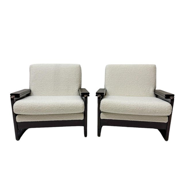 Mid-Century Modern Mid-Century Modern Lounge Chairs in Bouclé Upholstery from Wenge, 1970s, Set of 2 For Sale - Image 3 of 12