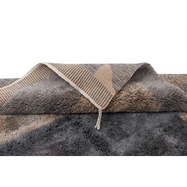 Taupe Sophisticated Abstract Hand-Knotted Wool Rug | 9'7" X 6'7" | One of a Kind For Sale - Image 8 of 9