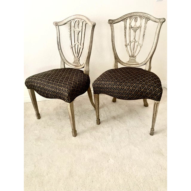 Late 20th Century Late 20th Century Hepplewhite Style Intricate Shield Back Set of Six Chairs Excellent Mint Condition. For Sale - Image 5 of 18