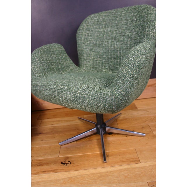 Mid-Century Modern Hungarian Swivel Lounge Chair in Green Textured Fabric, 1970s For Sale - Image 10 of 14