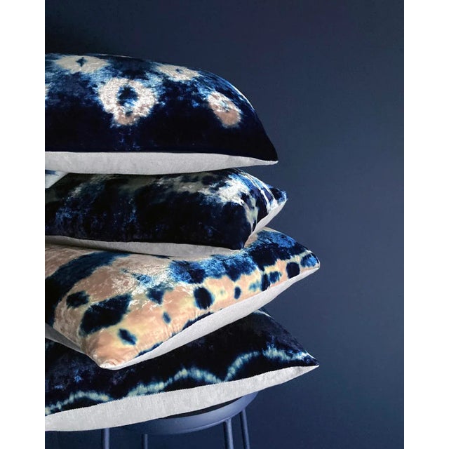 Abstract Rousseau Hand Dyed Silk Velvet Pillow, Silver Gray & Indigo Blue Morse Abstract Pattern For Sale - Image 3 of 6