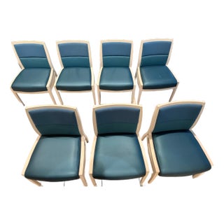 Set of 7 Dining Room or Guest or Reception Chairs Attributed to Kimball For Sale