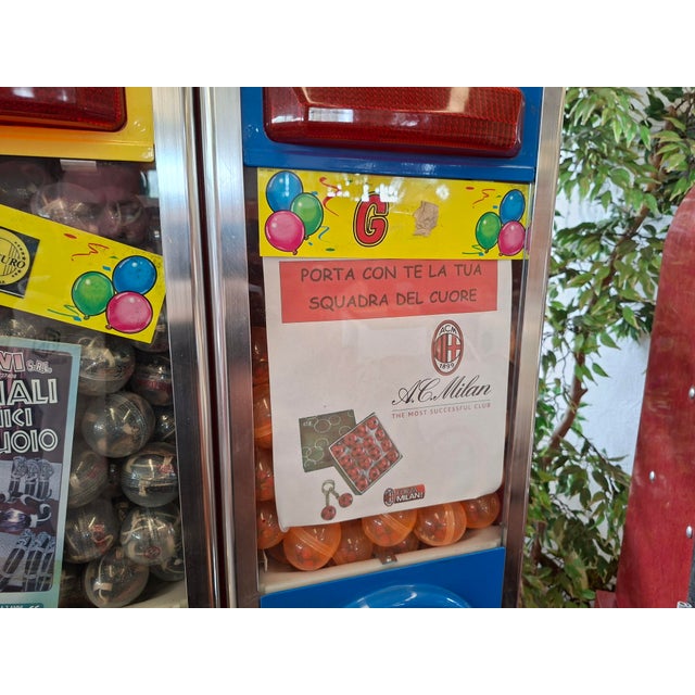 Professional Sammy Prize Party Vending Machine with 8 Stations, 1980s For Sale - Image 12 of 18