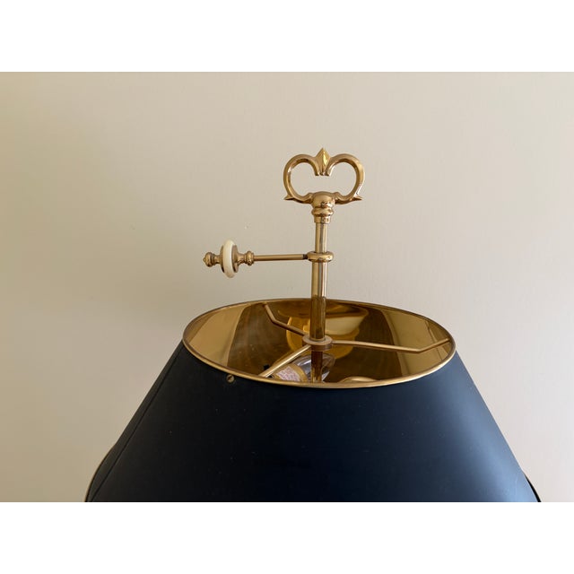 Chapman Manufacturing Company Vintage French Regency Brass Bouillotte Lamp With Black Tole Shade For Sale - Image 4 of 13
