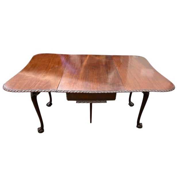 English Rare George II Mahogany Drop-Leaf Table Ca. 1765 For Sale - Image 3 of 9