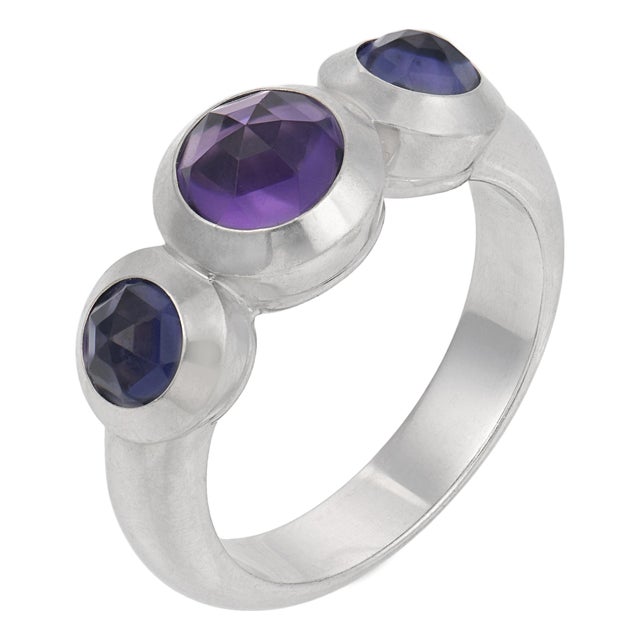 1980s Tiffany & Co. French Amethyst 18k White Gold Three Stone Ring, Size 6.5 For Sale